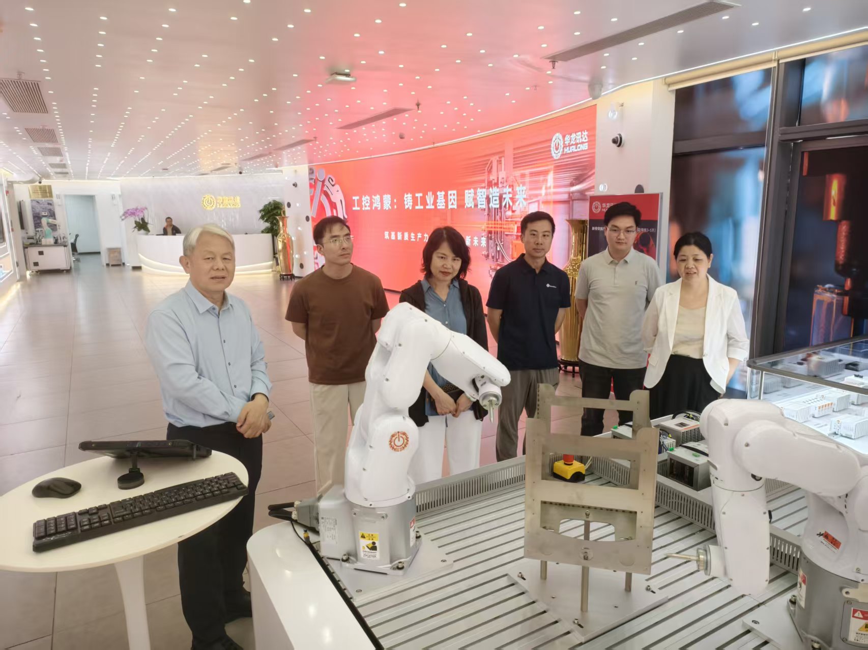 访企拓岗促就业，校企合作谋新篇——人工智能专业教师走访智能制造名企教育软件研究