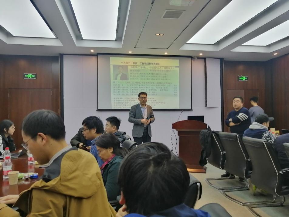 智能引领未来，协同共育英才——2019级智能网联班导师座谈会暨教育软件研究专题汇报顺利召开